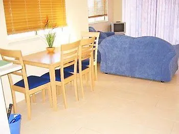 Cheltenham Apartments Caloundra 3*,  Australia